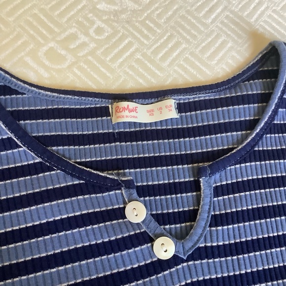 ‼️2/$15‼️ Striped Ribbed Crop Top - Picture 2 of 5